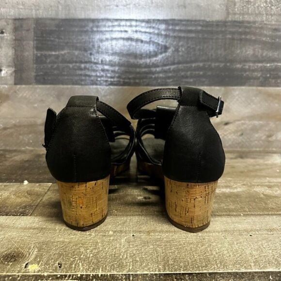 Eileen Fisher black strappy gladiator cork wedge sandal size 9.5 - Picture 3 of 9